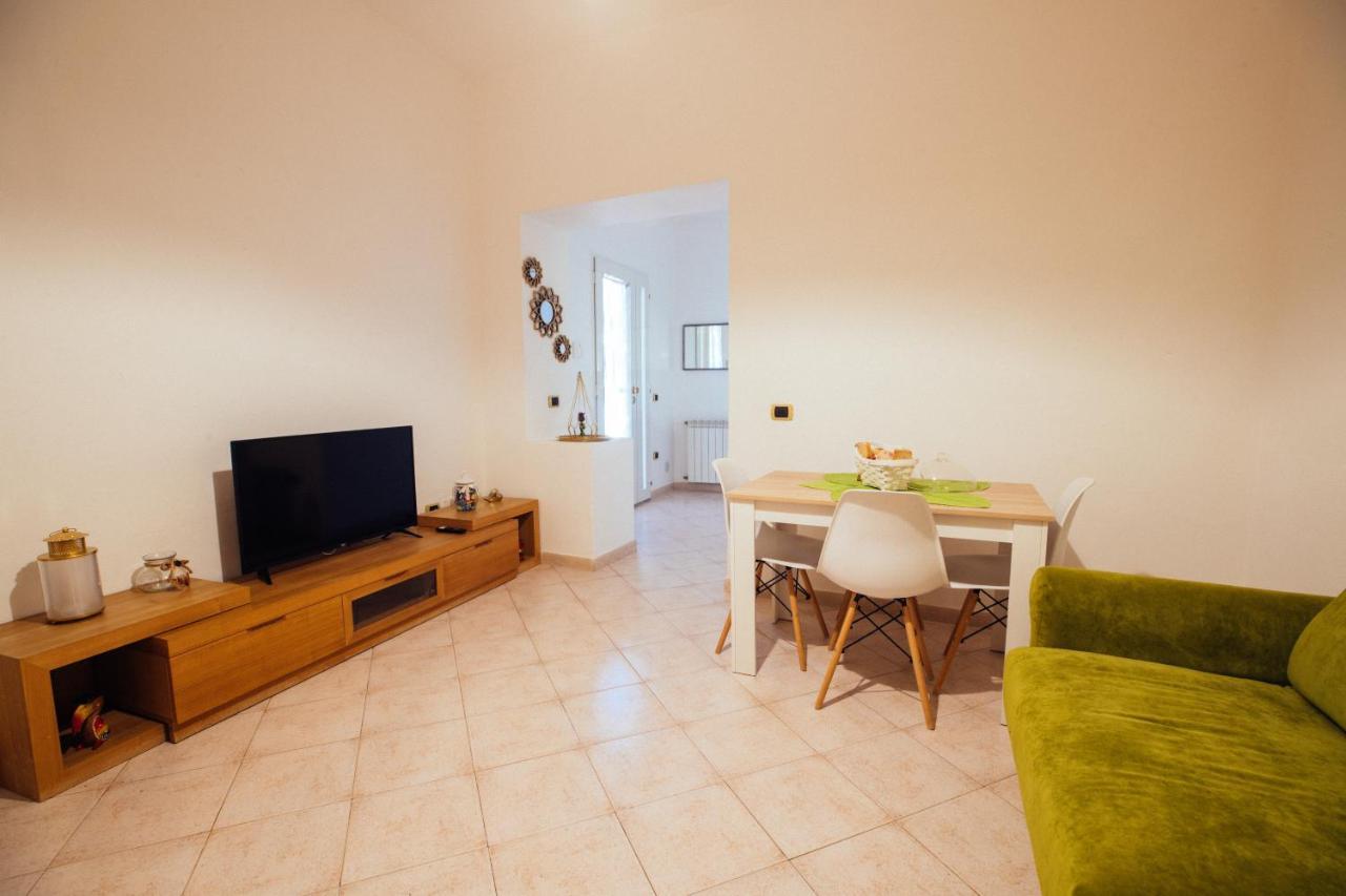 Maria House With Private Garden אולביה מראה חיצוני תמונה